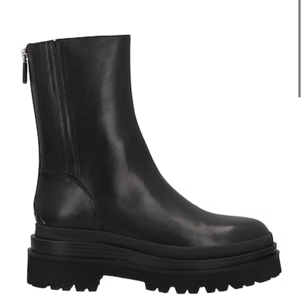 NEW Lola Cruz Pruga Ankle Boots